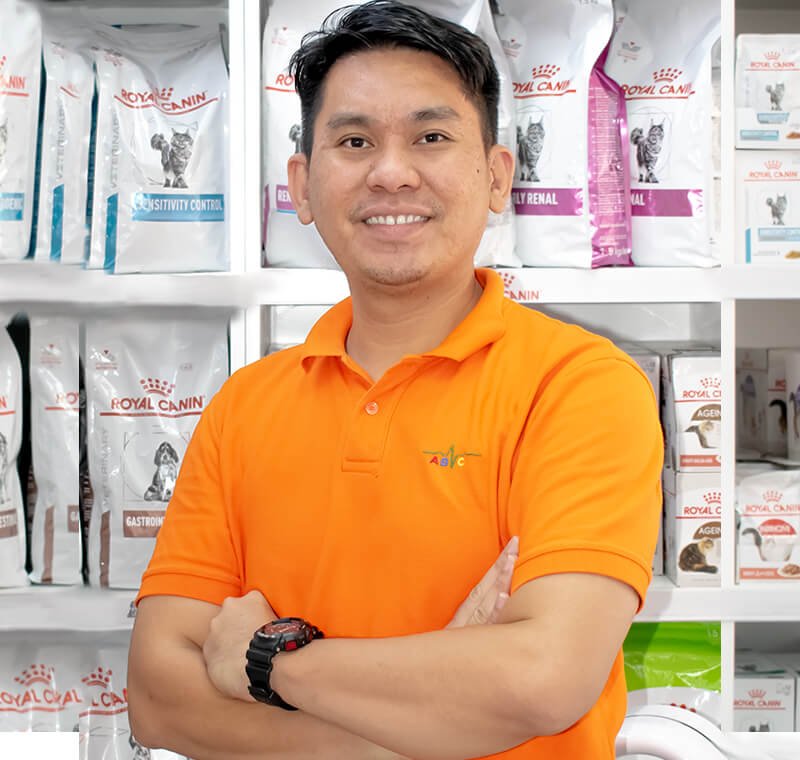 Daniel animal handler in abvc best vet in Dubai